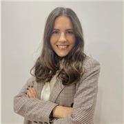 Chica bilingüe ofrece clases de inglés